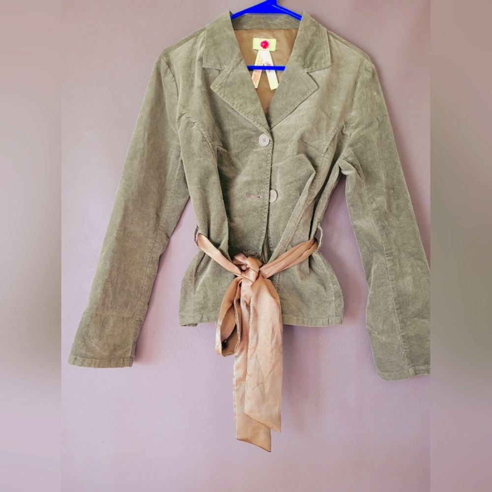 Moe clothing girls green jacket belted